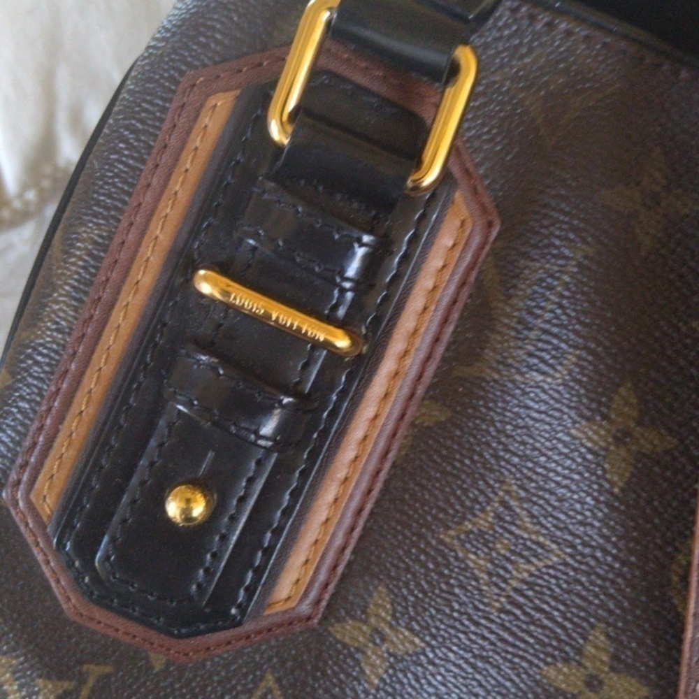 𝅺AUTHENTIC Louis Vuitton Handbag - Picture 14 of 17